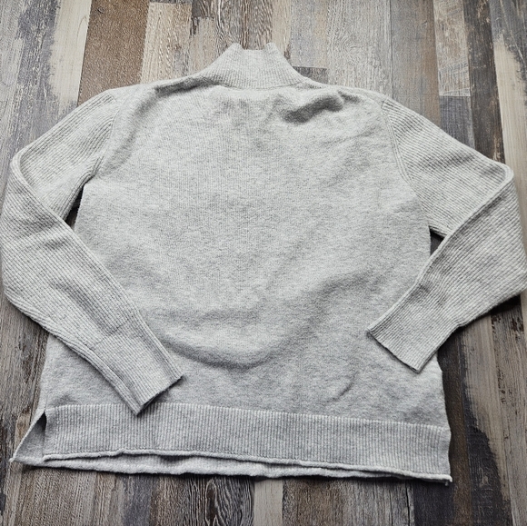 Petite French Bulldog Turtleneck Sweater by LOFT Size Small - Picture 9 of 13